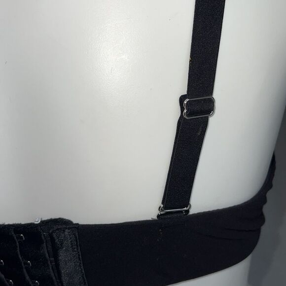 Torrid black underwire bra size 42B - Picture 7 of 9